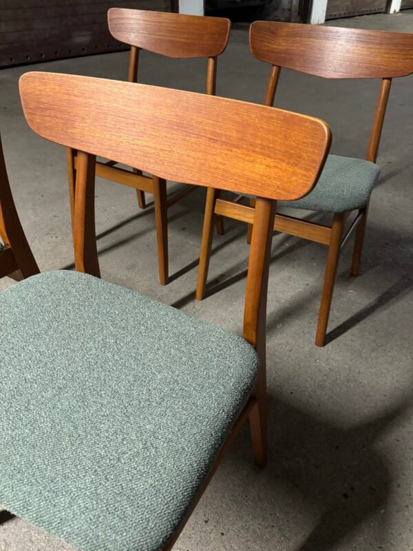 4x Mosbøl by Findahl Dining chairs - Image 4