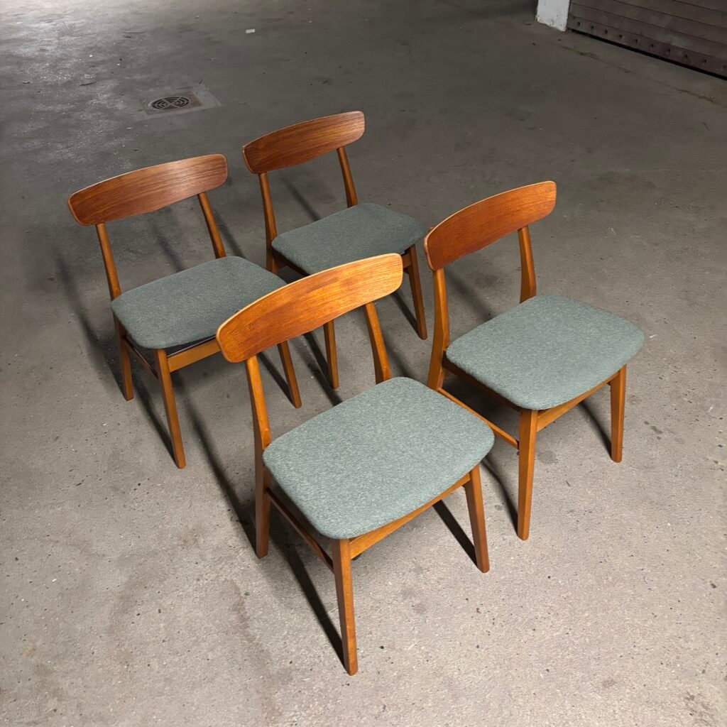 Mosbøl by Findahl Dining chairs