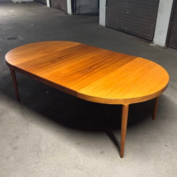 Teak round expandable dinging table - Image 3