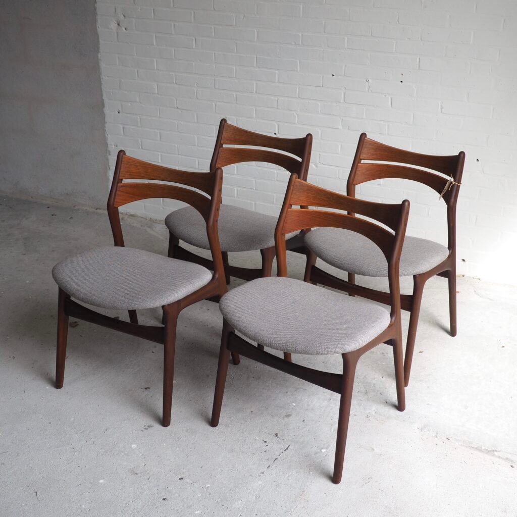 Erik Buch model 310 Dining chairs