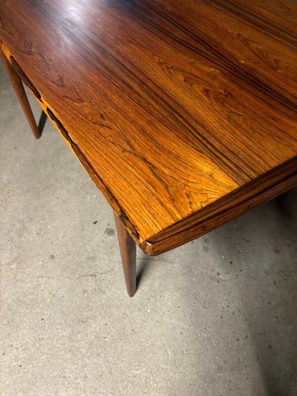 Rosewood dining table designed by Arne Vodder - Image 4