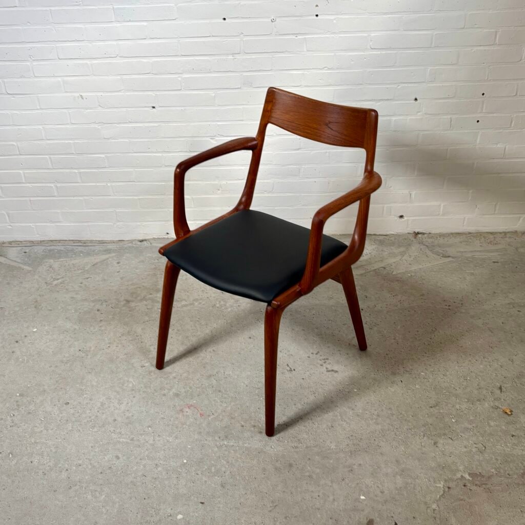 Alfred Christensen’s Boomerang Armchair Teak