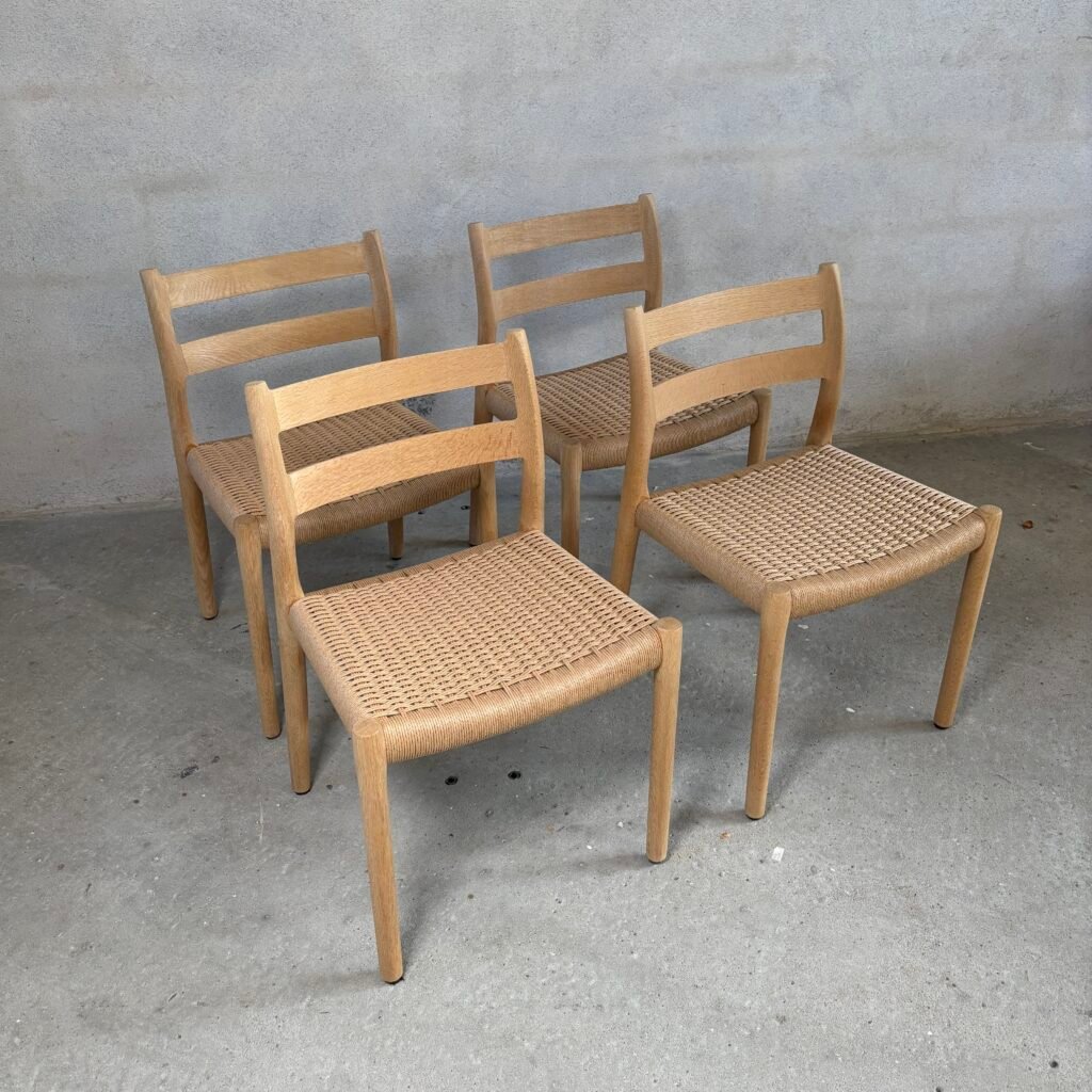 Niels O. Møller model 84 oak