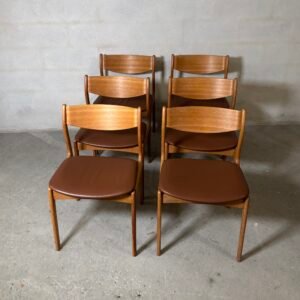 Set of six P.E. Jørgensen Danish dining chairs in oiled oak with original brown leather seats, 1960s