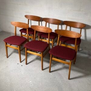 Set of six Farstrup Model 210 dining chairs with teak veneer backs and beech frames, newly upholstered in green Kvadrat wool