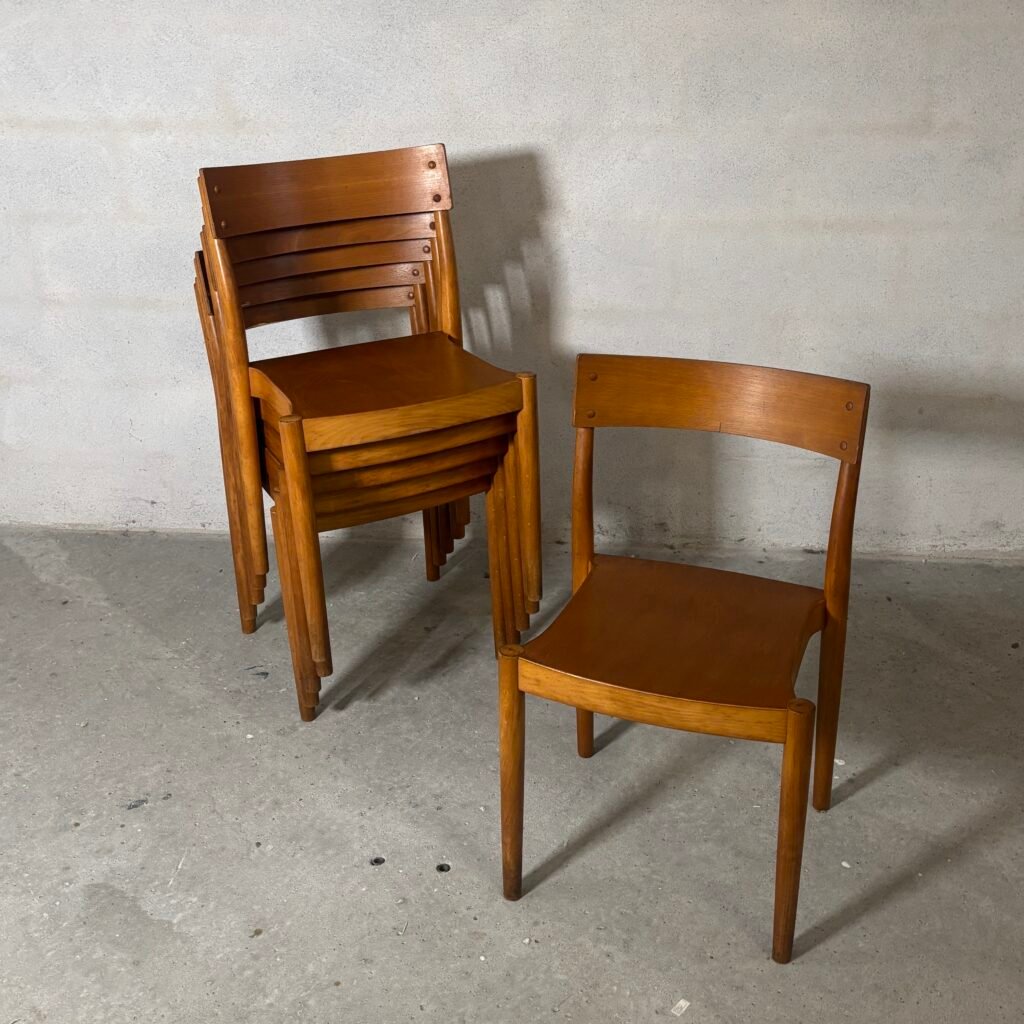 Set of four Portex stackable dining chairs by Peter Hvidt and Orla Mølgaard-Nielsen in beech, Fritz Hansen, 1945