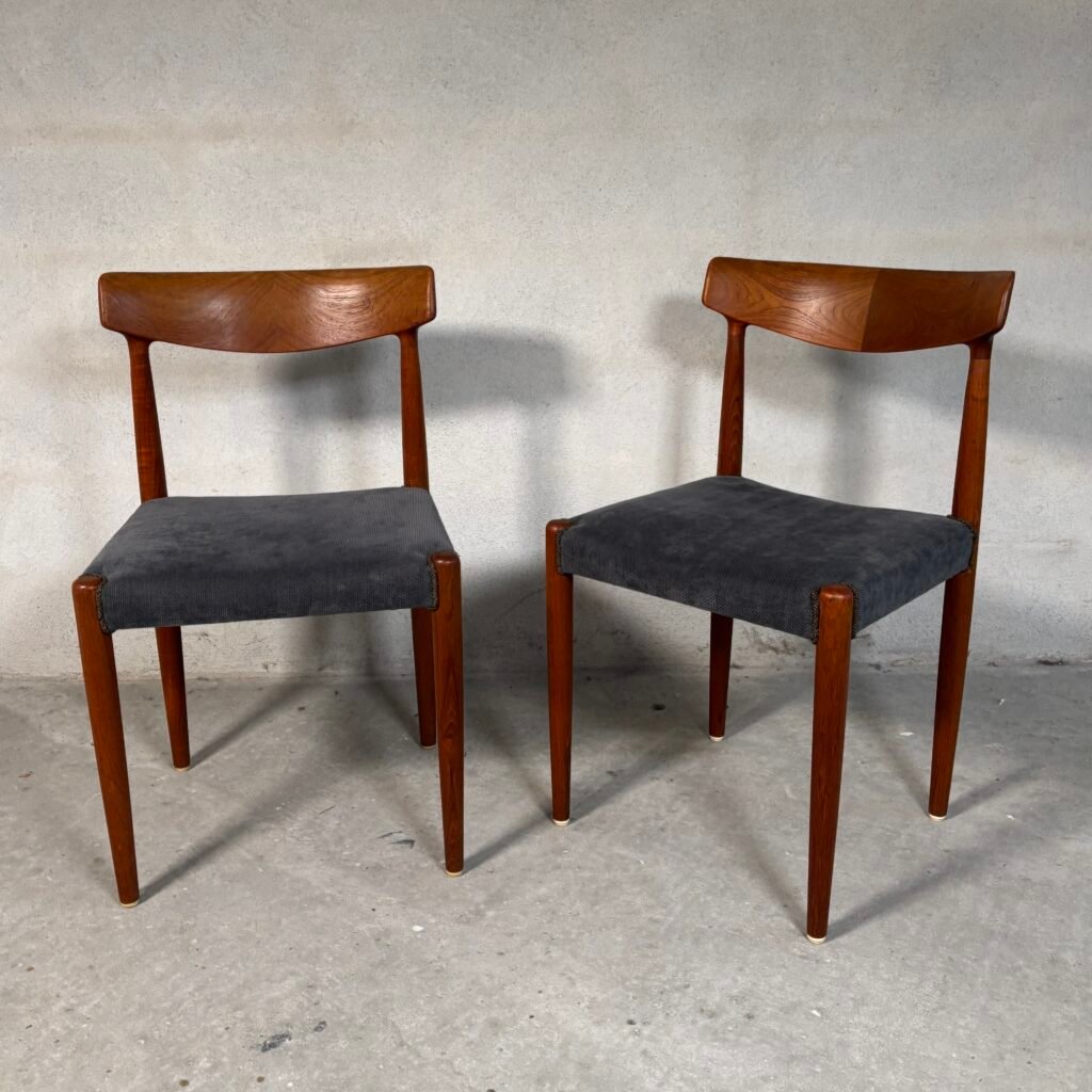Model 343 dining chairs by Knud Færch