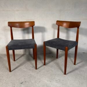 Pair of Model 343 dining chairs by Knud Færch