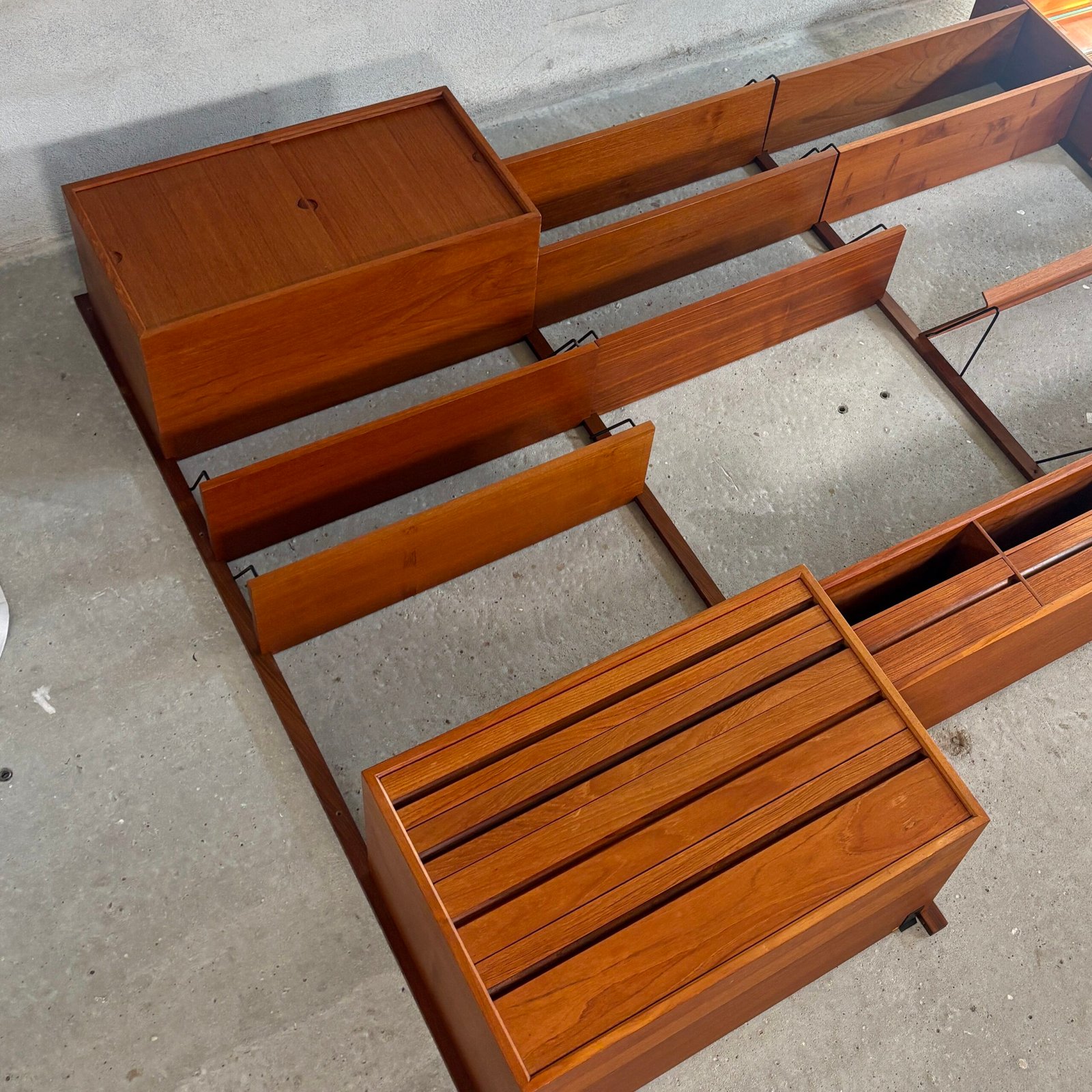 Poul Cadovius Modular Teak Wall System — 4 Columns - Image 4