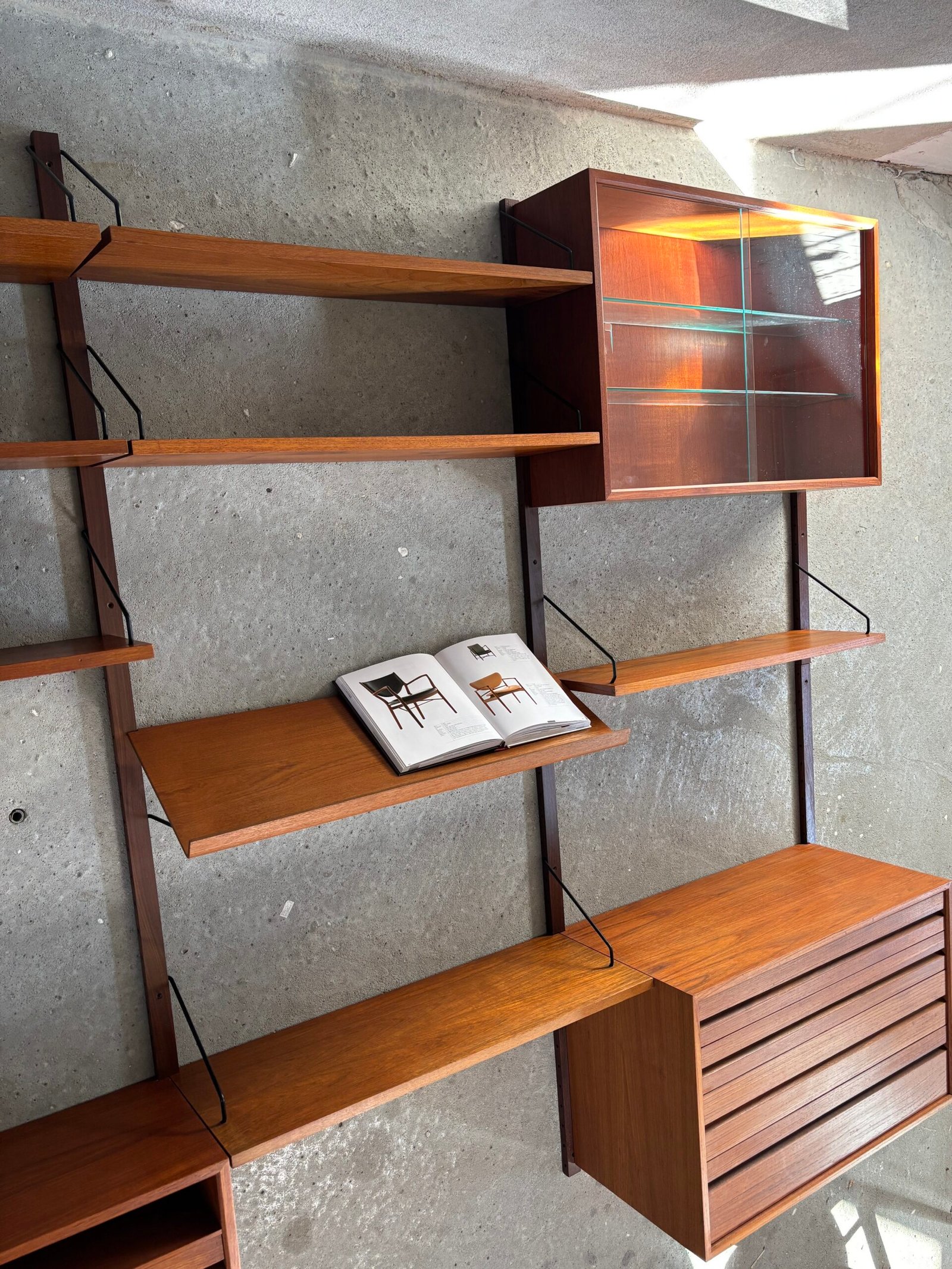 Poul Cadovius Modular Teak Wall System — 4 Columns - Image 3