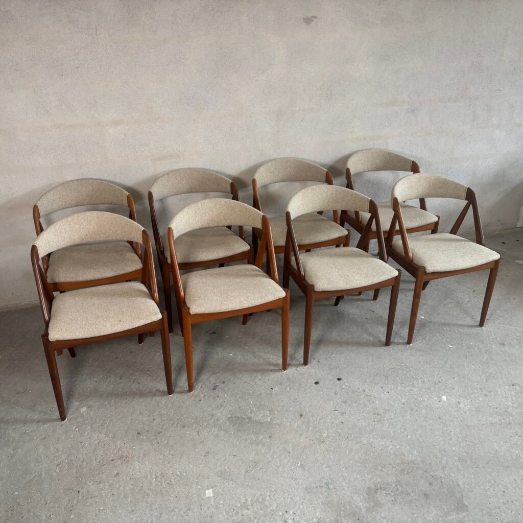 8x Model 31 Dining Chairs by Kai Kristiansen — vintage condition