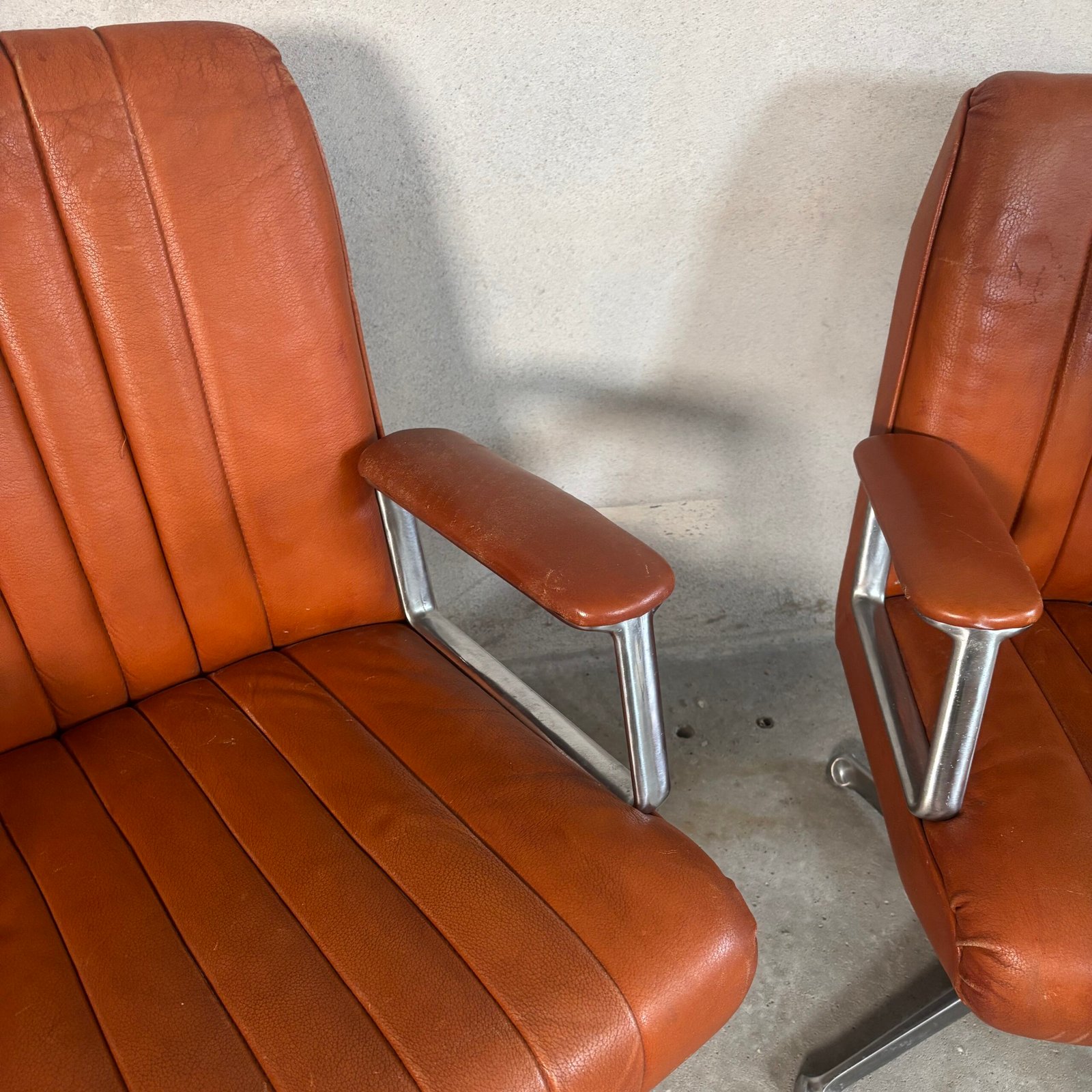 Pair of Osvaldo Borsani Lounge Chairs for Tecno, Italy, 1970s - Image 5