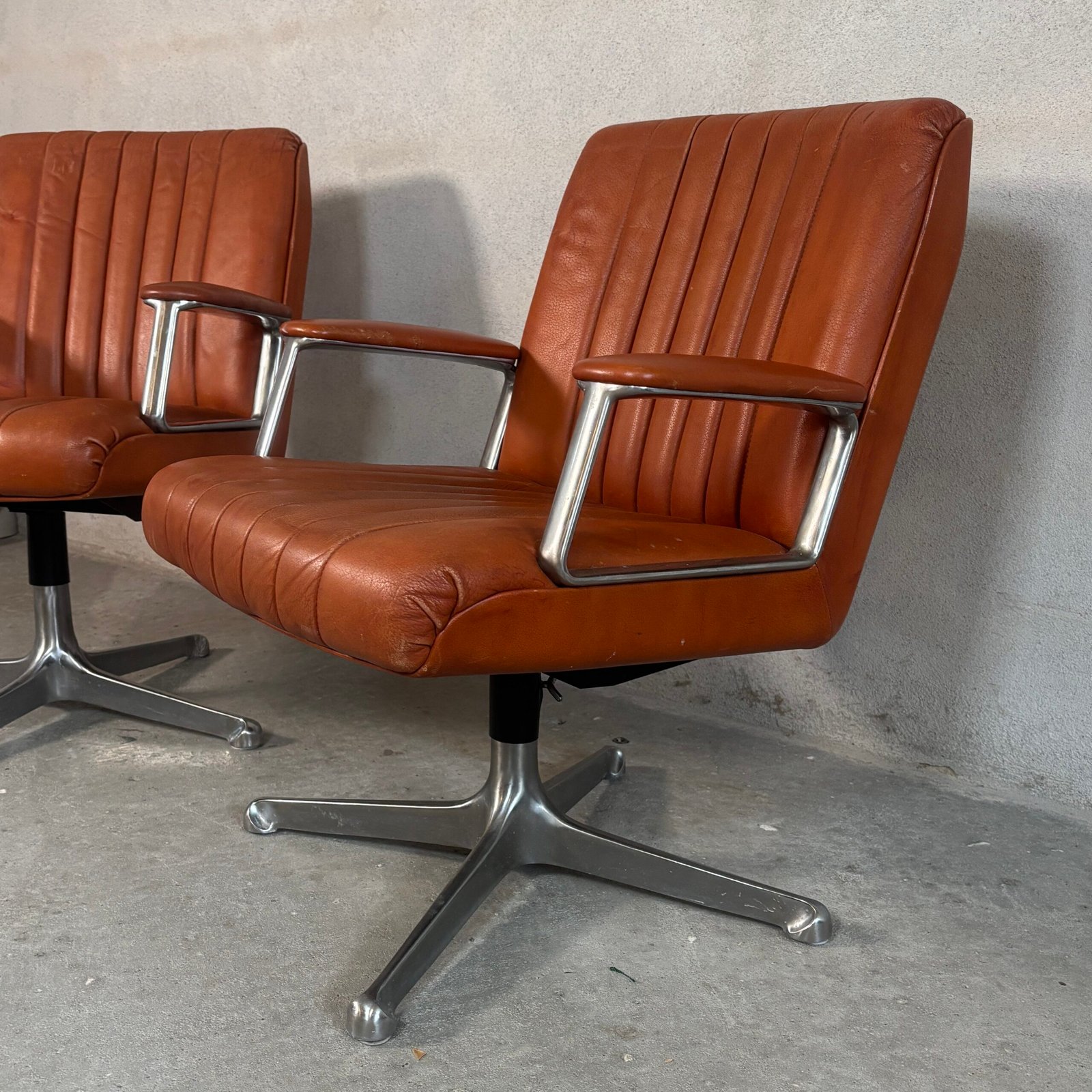 Pair of Osvaldo Borsani Lounge Chairs for Tecno, Italy, 1970s - Image 6
