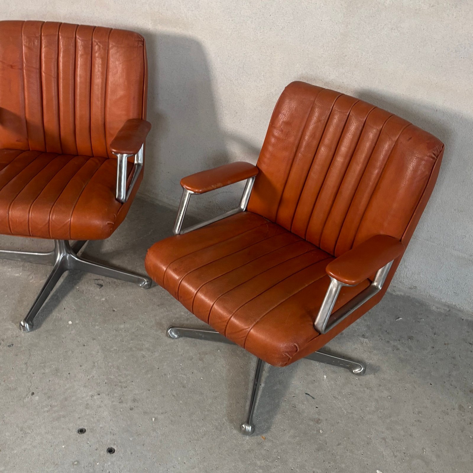 Pair of Osvaldo Borsani Lounge Chairs for Tecno, Italy, 1970s - Image 7