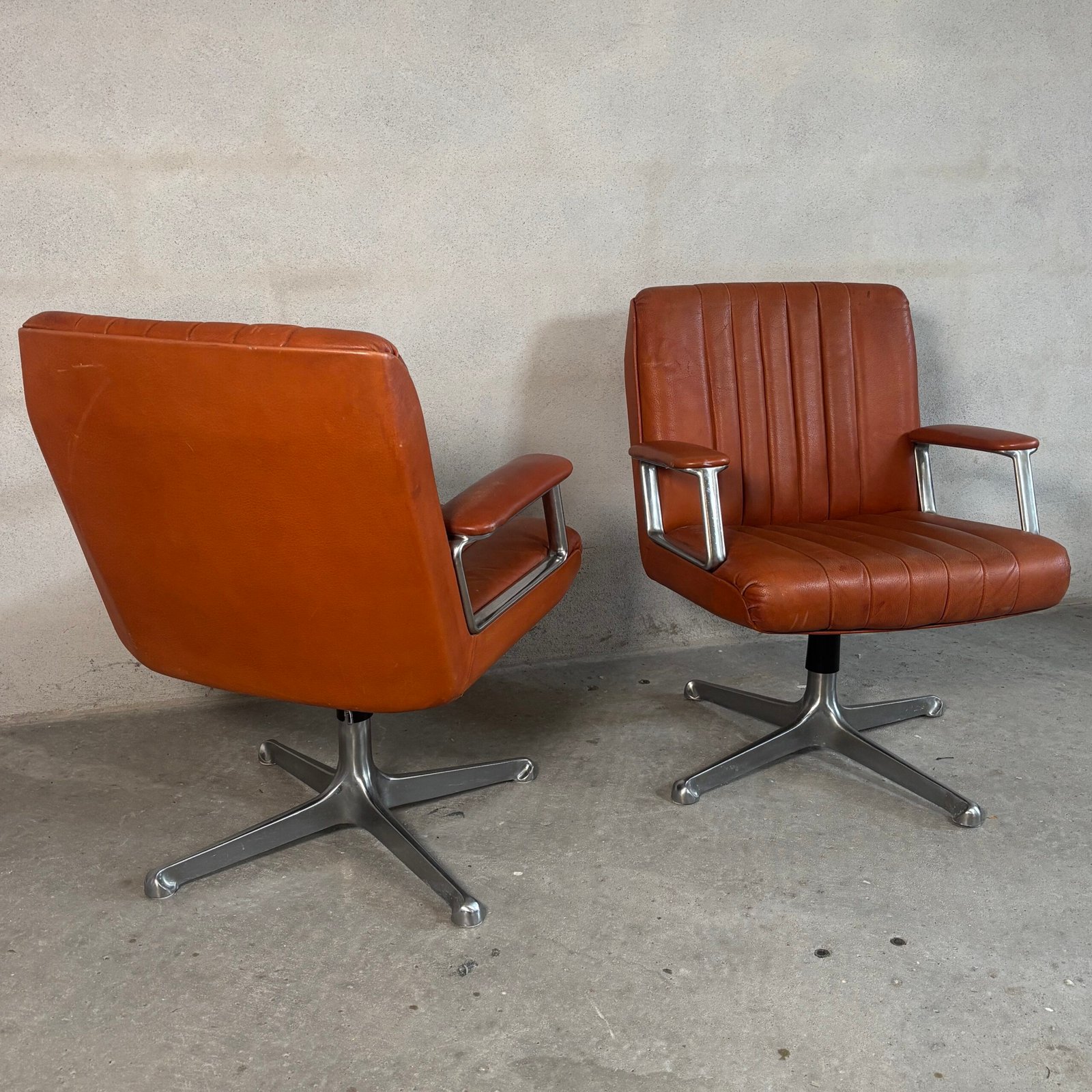 Pair of Osvaldo Borsani Lounge Chairs for Tecno, Italy, 1970s - Image 9