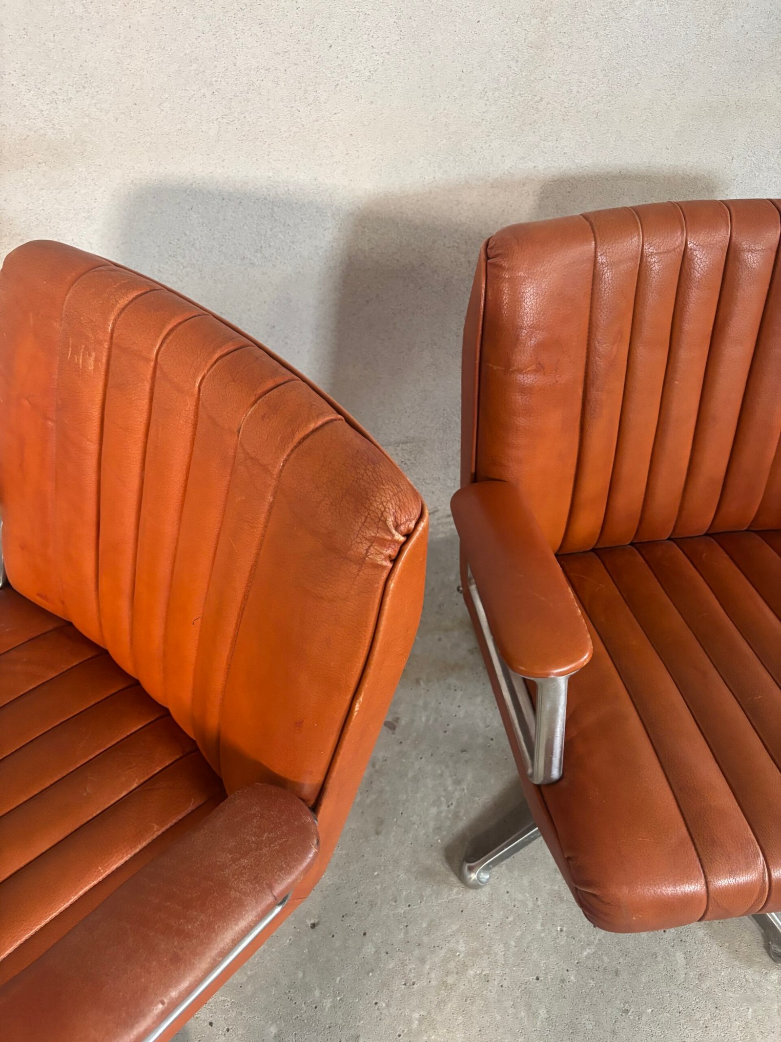 Pair of Osvaldo Borsani Lounge Chairs for Tecno, Italy, 1970s - Image 10
