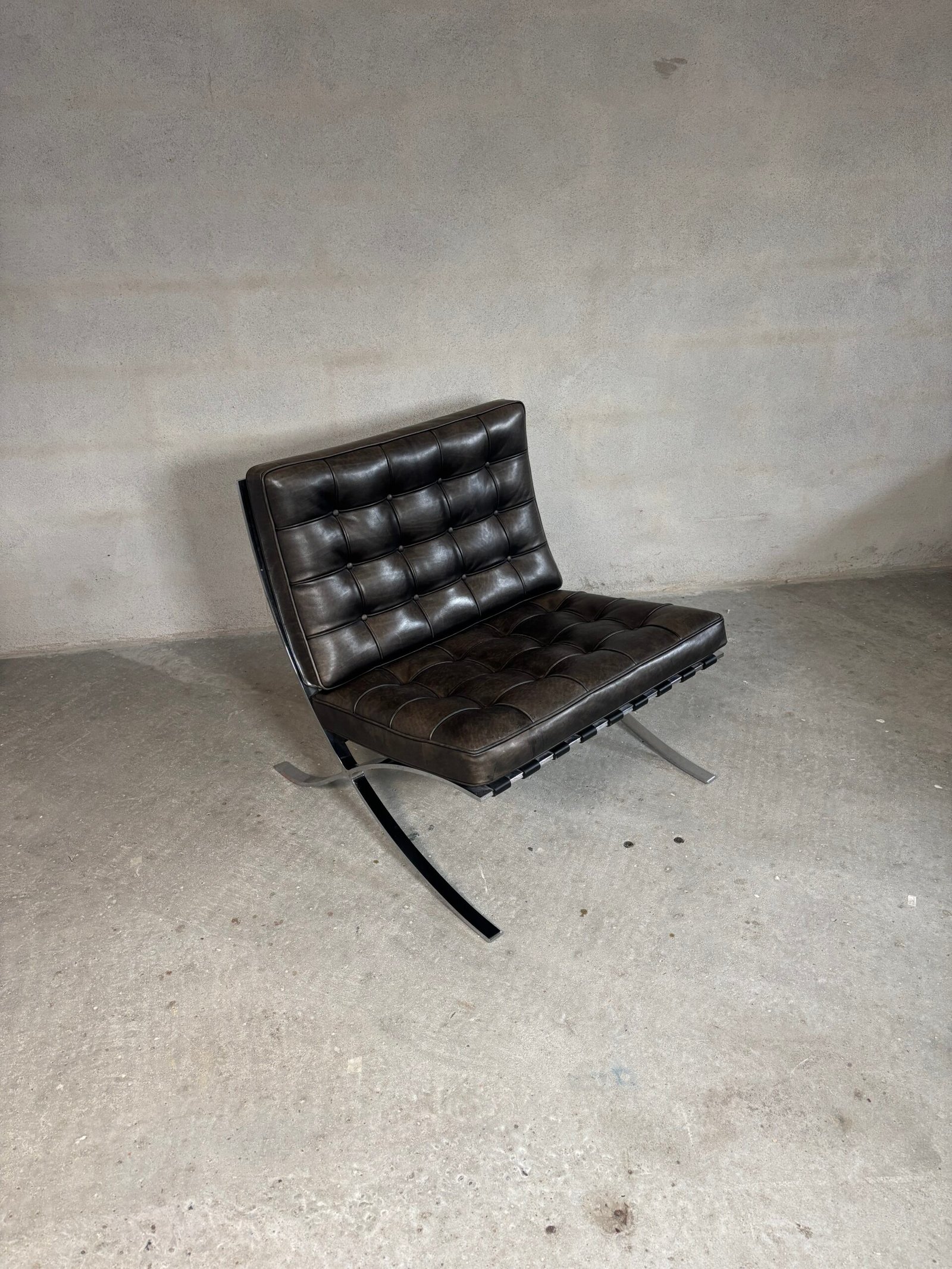 Vintage Barcelona Chair by Ludwig Mies van der Rohe for Knoll Studio - Image 2