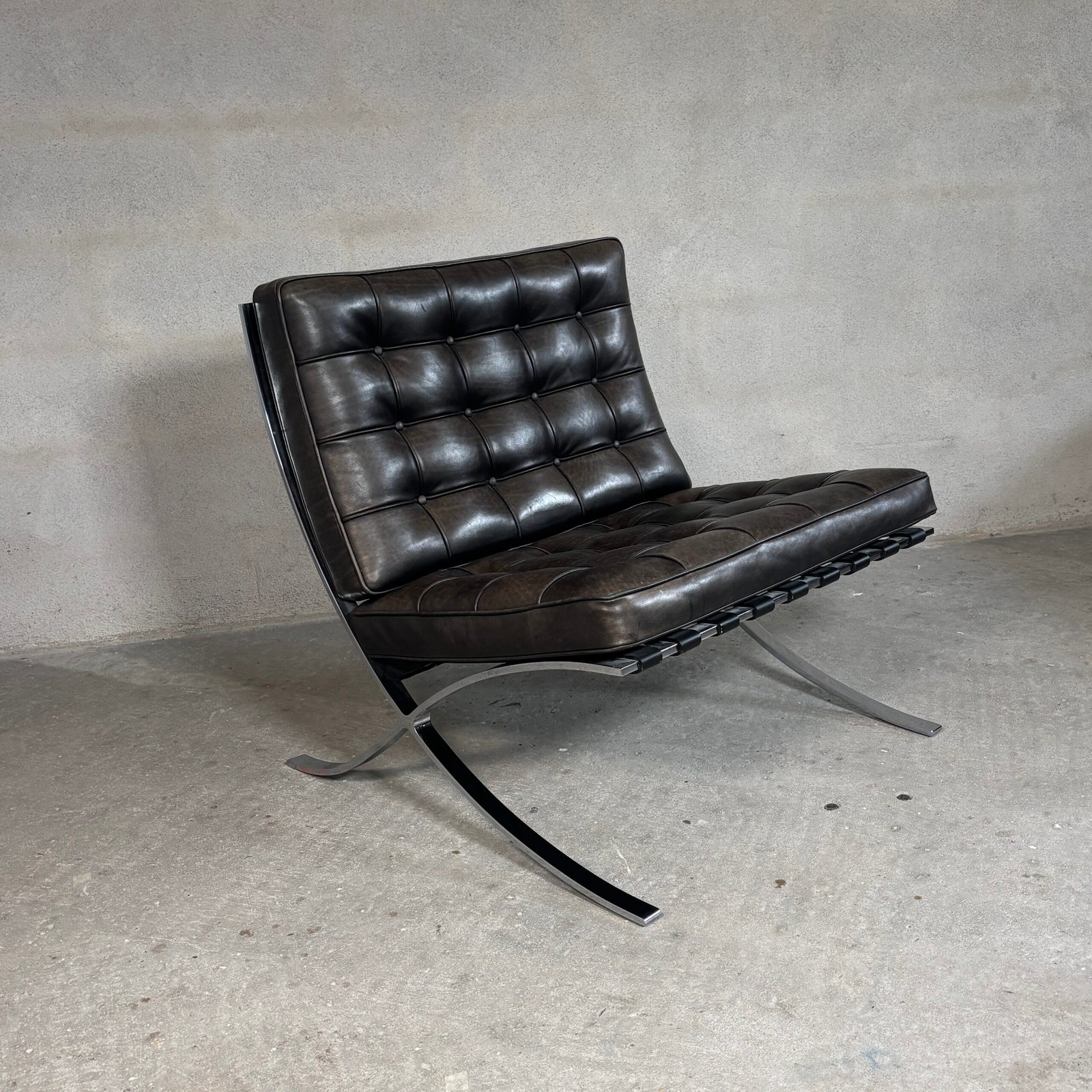 Vintage Barcelona Chair by Ludwig Mies van der Rohe for Knoll Studio - Image 4