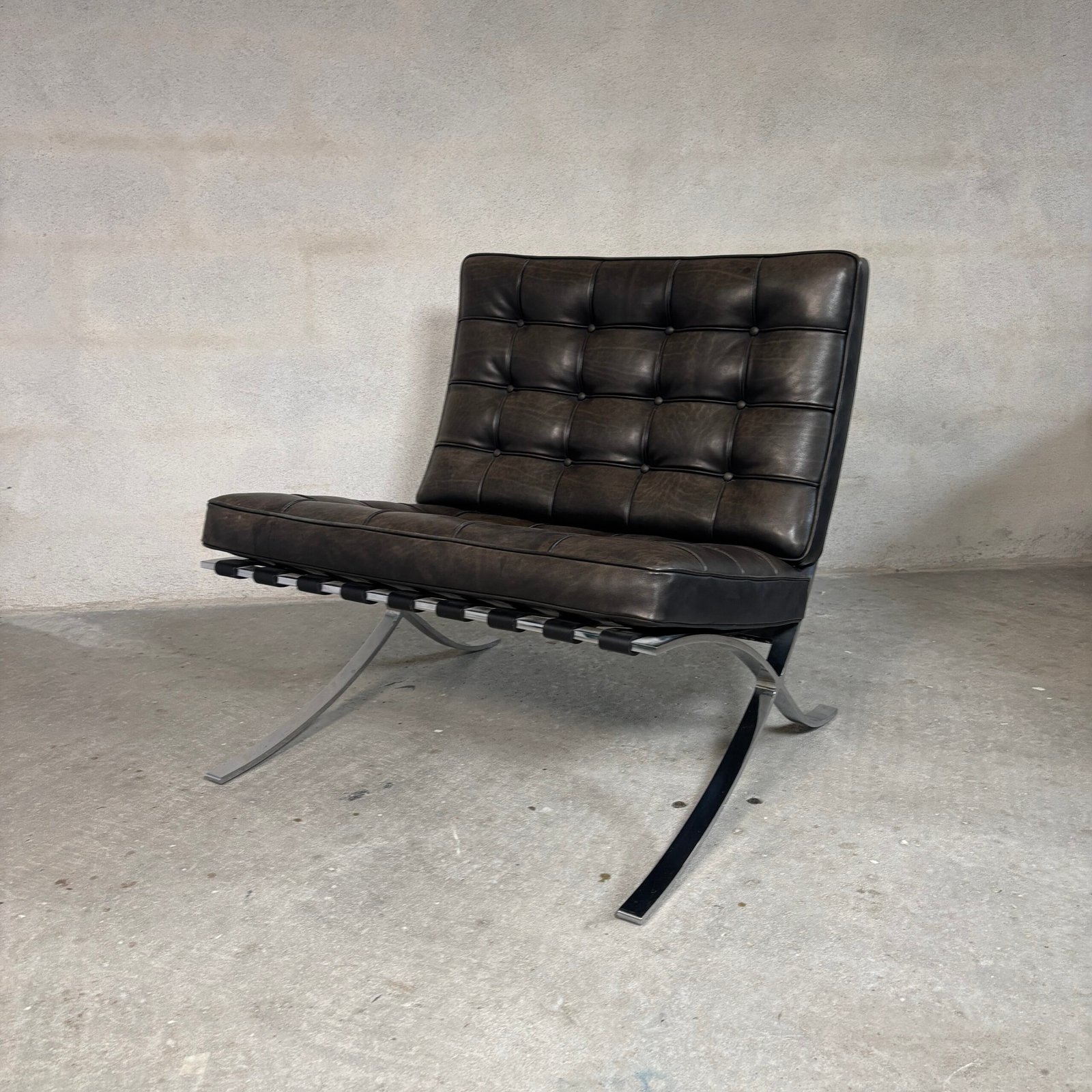 Vintage Barcelona Chair by Ludwig Mies van der Rohe for Knoll Studio - Image 11
