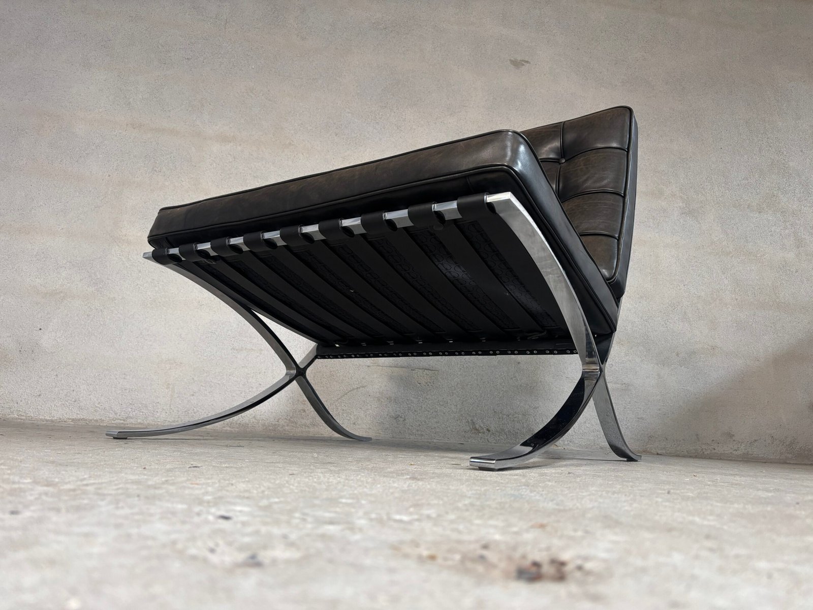 Vintage Barcelona Chair by Ludwig Mies van der Rohe for Knoll Studio - Image 10